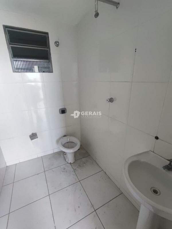 Loja para aluguel no CATALÃO: 05- BANHEIRO