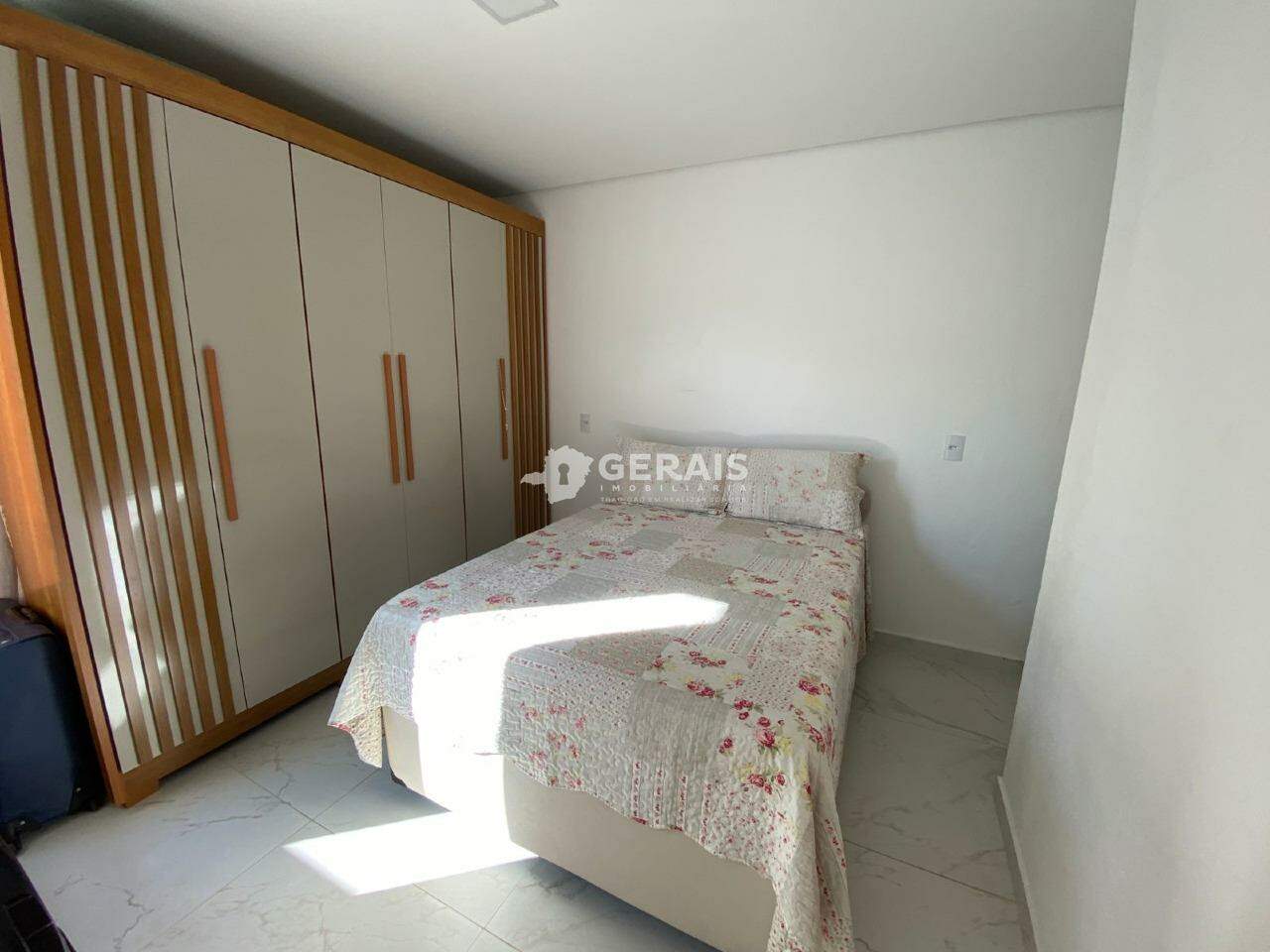 Sobrado à venda no QUINTINO: 05 - QUARTO 01