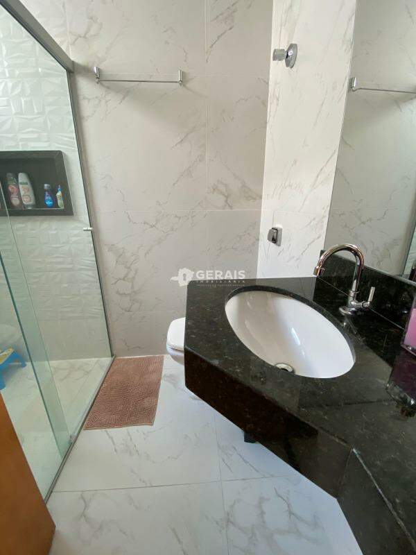 Sobrado à venda no QUINTINO: 07 - BANHO SOCIAL