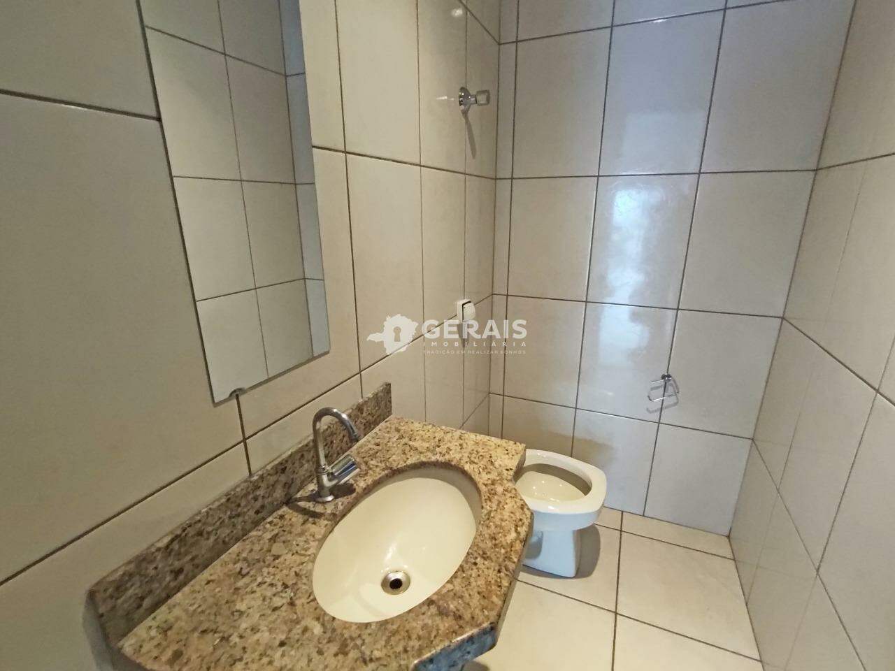 Loja para aluguel no NITERÓI: 06 - BANHEIRO 02