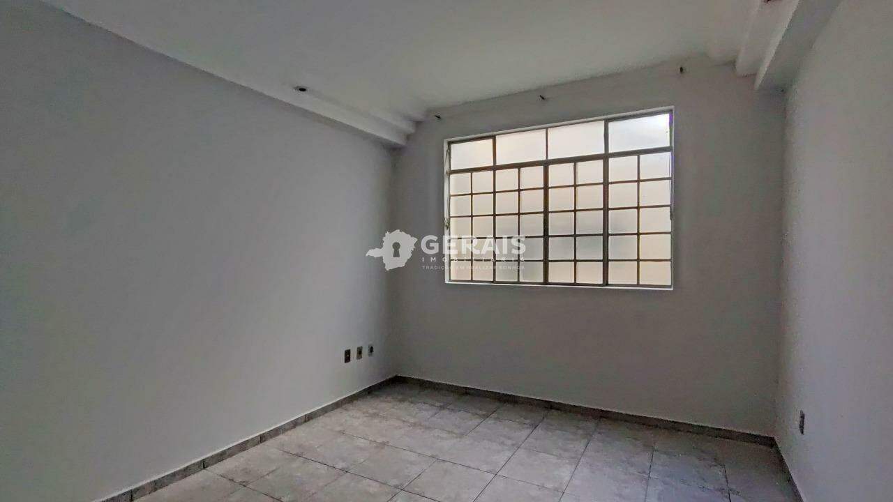 Apartamento para aluguel no CENTRO: 05- QUARTO 01