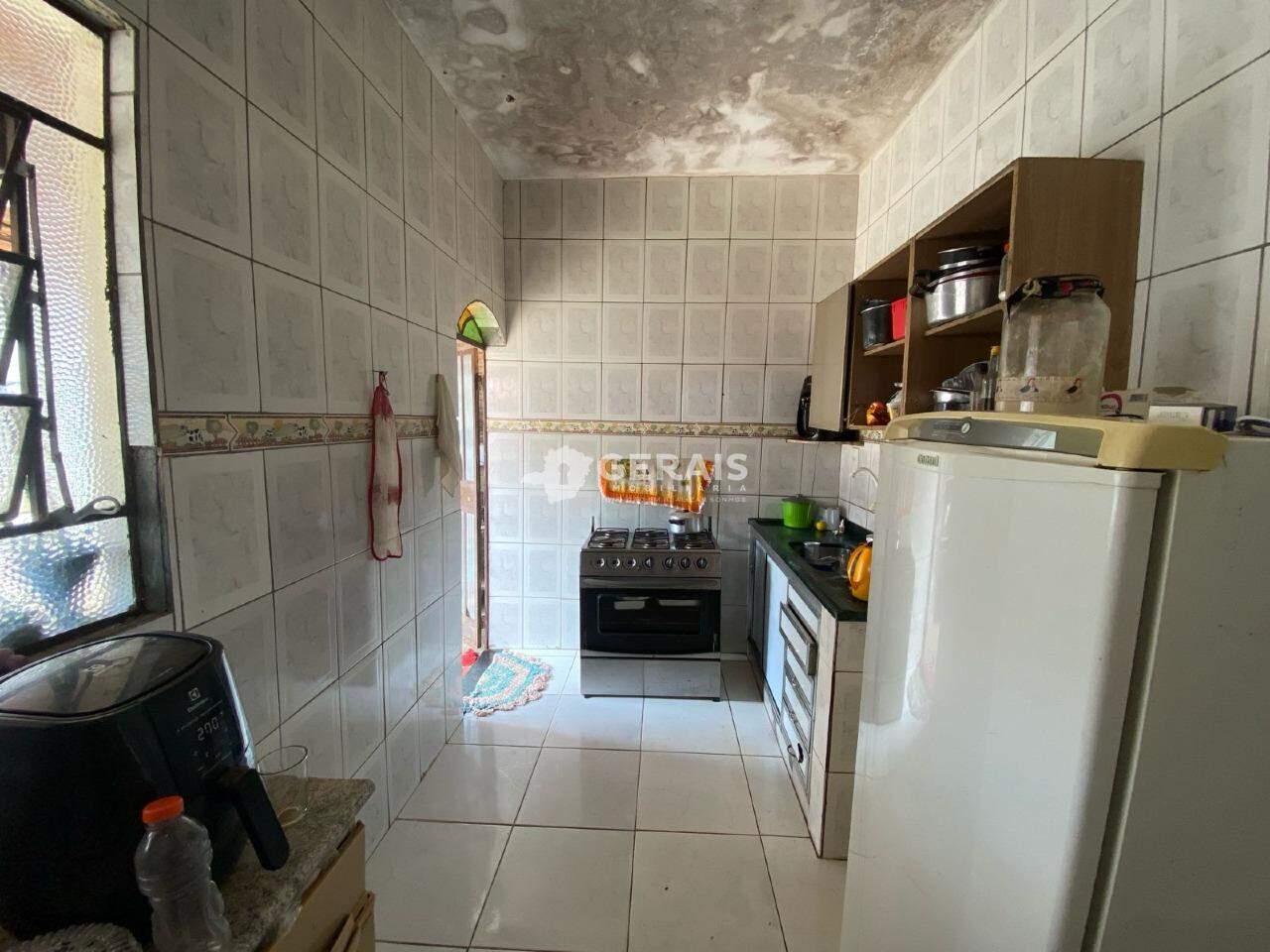 Casa à venda no DANILO PASSOS: 05 - COZINHA
