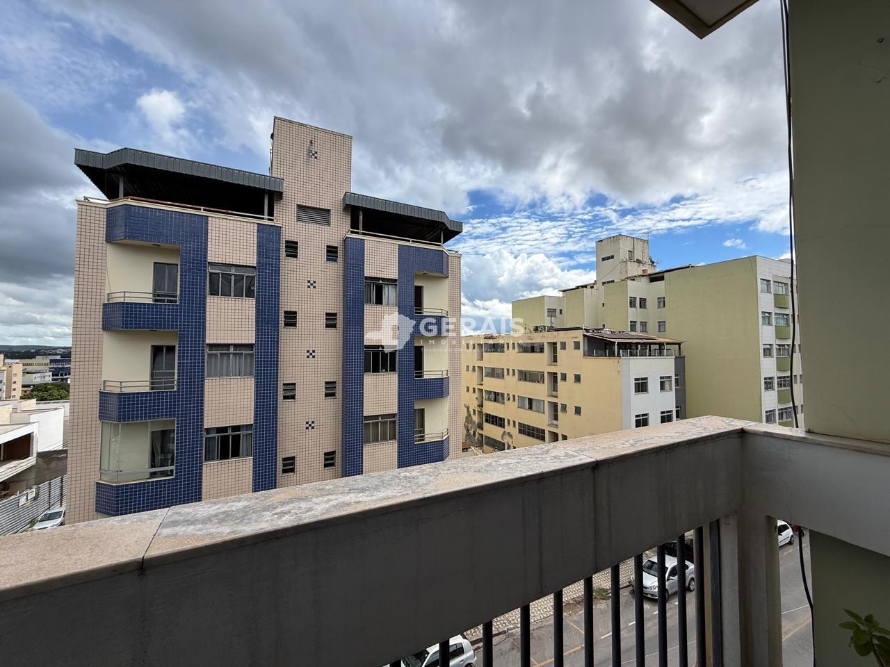 Apartamento à venda no CENTRO: 05- SACADA