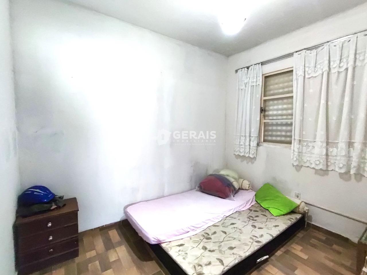 Casa à venda no CONJUNTO HABITACIONAL DOM CRISTIANO: 07- QUARTO SUÍTE