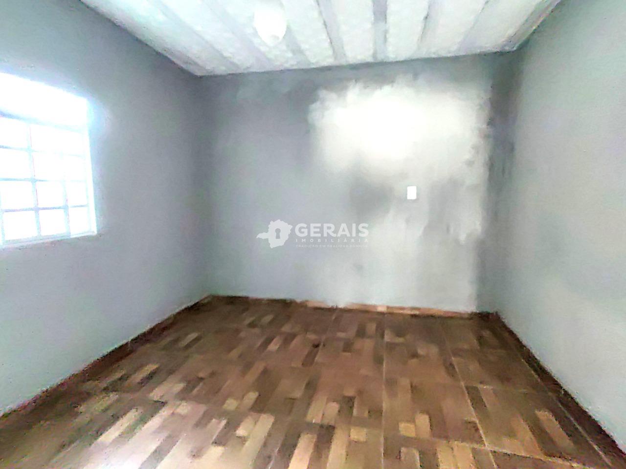 Casa à venda no CONJUNTO HABITACIONAL DOM CRISTIANO: 06- QUARTO 02