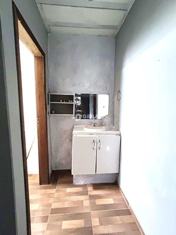 Casa à venda no CONJUNTO HABITACIONAL DOM CRISTIANO: 08- BANHO SUÍTE