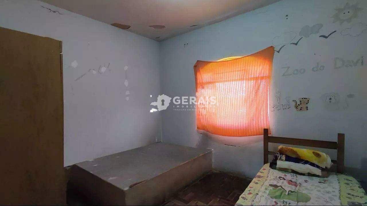Casa à venda no MANGABEIRAS: 06- QUARTO 02