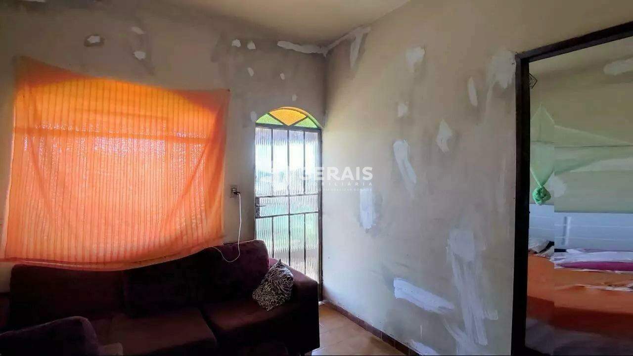 Casa à venda no MANGABEIRAS: 03- SALA