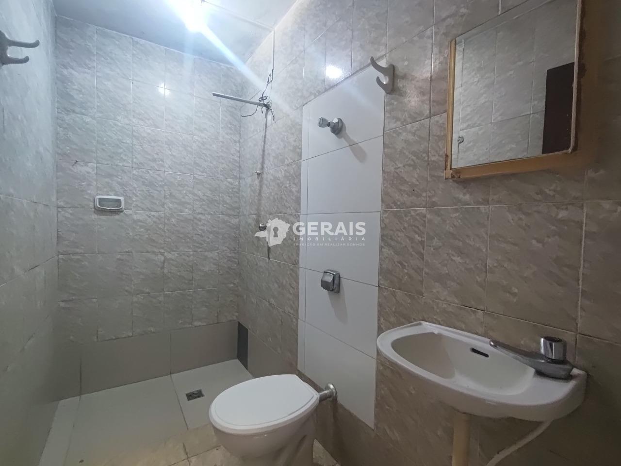 Casa para aluguel no PLANALTO: 08- BANHO SOCIAL