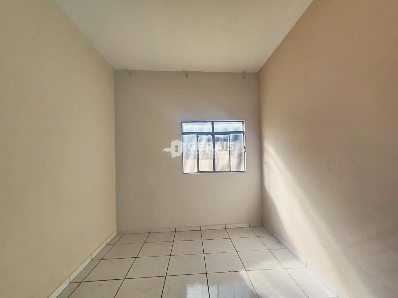 Casa para aluguel no PLANALTO: 05- QUARTO 01