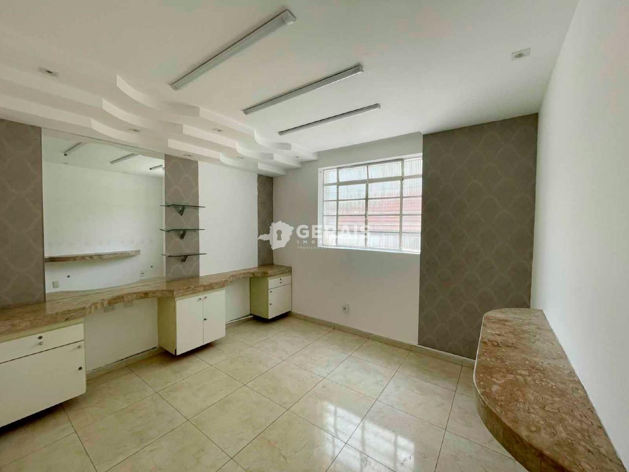 Casa para aluguel no CENTRO: 05- QUARTO 01