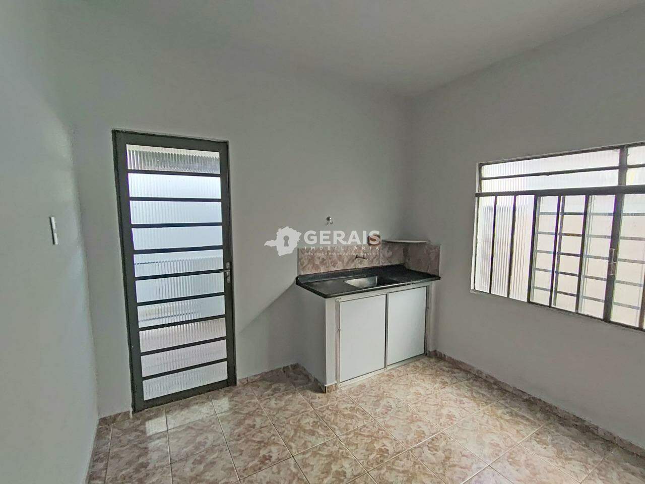 Casa para aluguel no LP PEREIRA: 08- COZINHA
