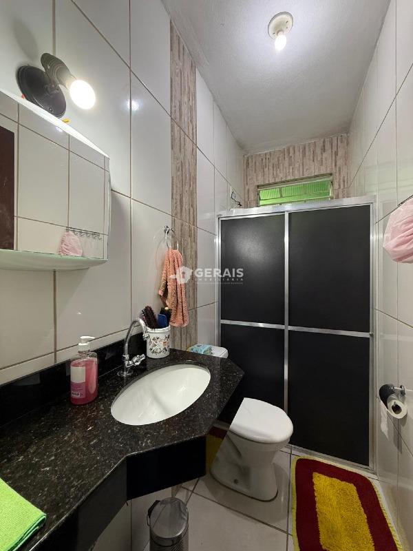 Casa à venda no MARIA HELENA: 05- BANHO SOCIAL