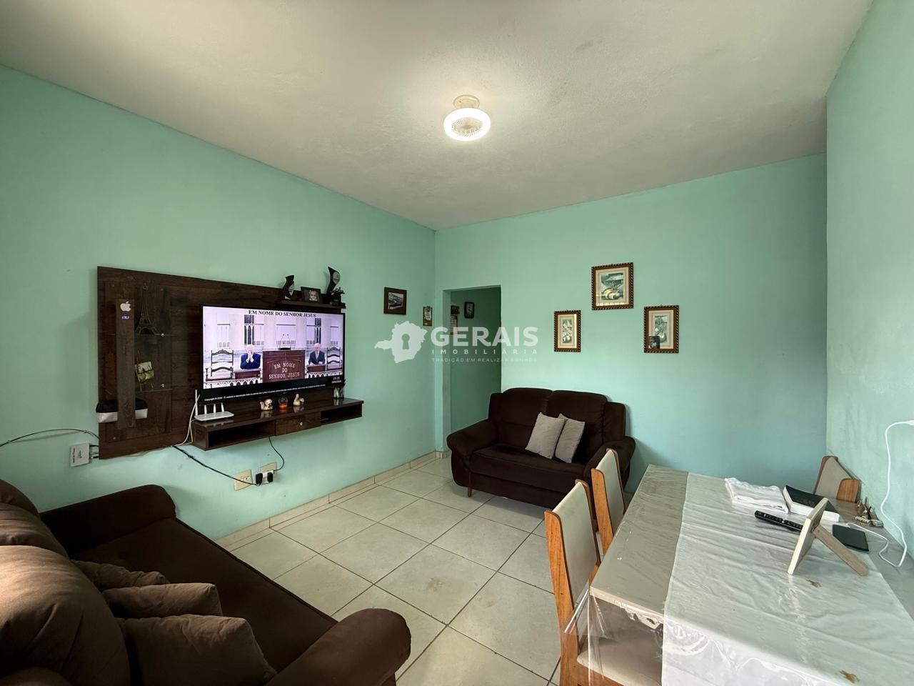 Casa à venda no MARIA HELENA: 02- SALA