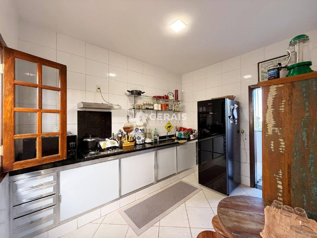 Casa à venda no ICARAI: 08- COZINHA