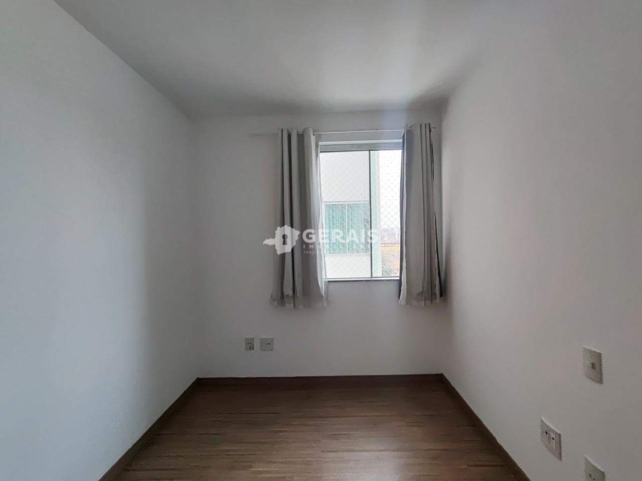 Apartamento para aluguel no ESPLANADA: 05- QUARTO 01