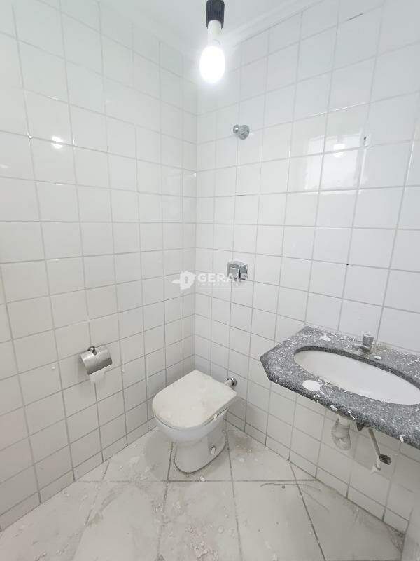 Sala para aluguel no CENTRO: 06 - BANHEIRO