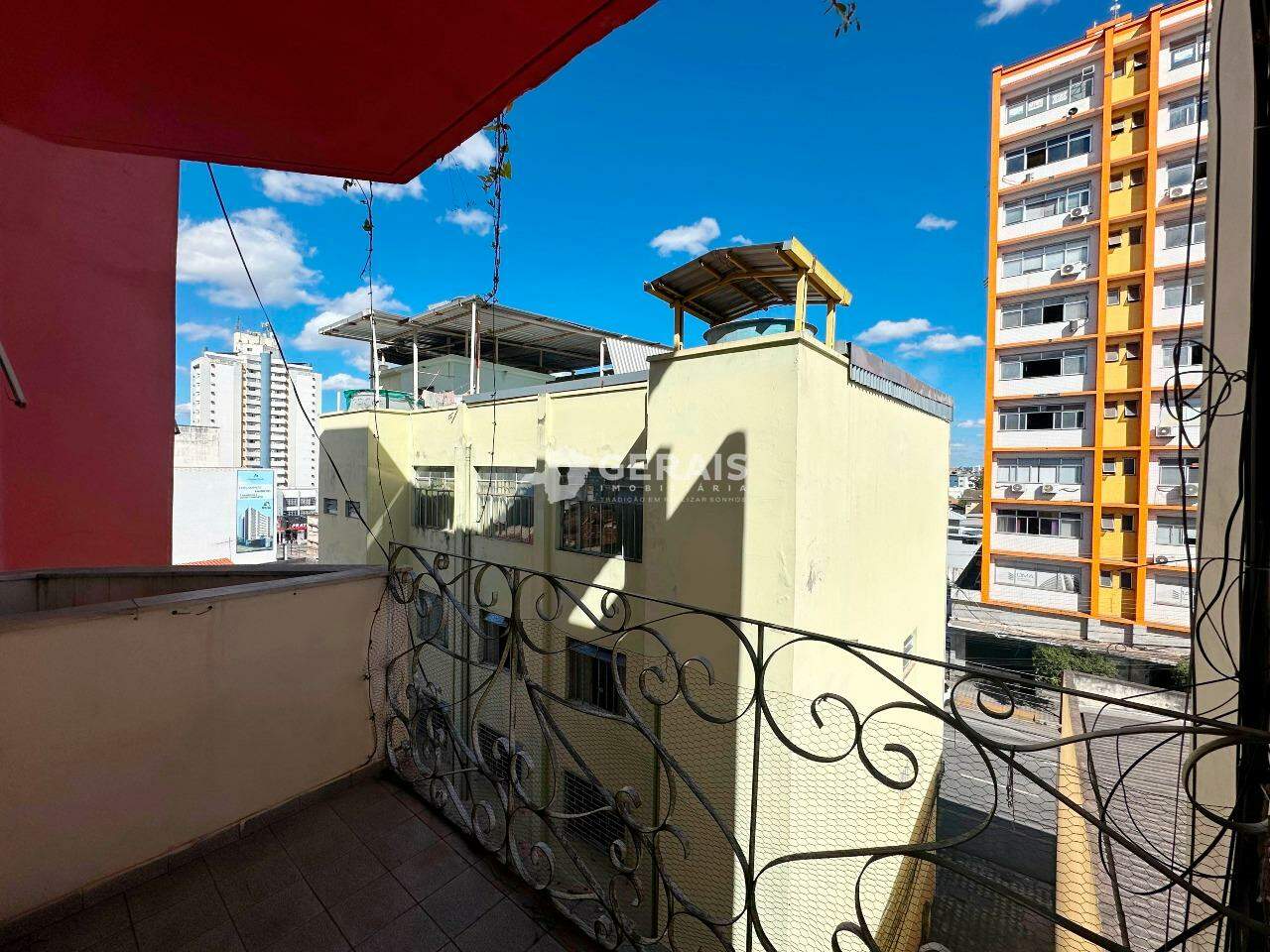 Apartamento à venda no CENTRO: 06- SACADA QUARTO 02