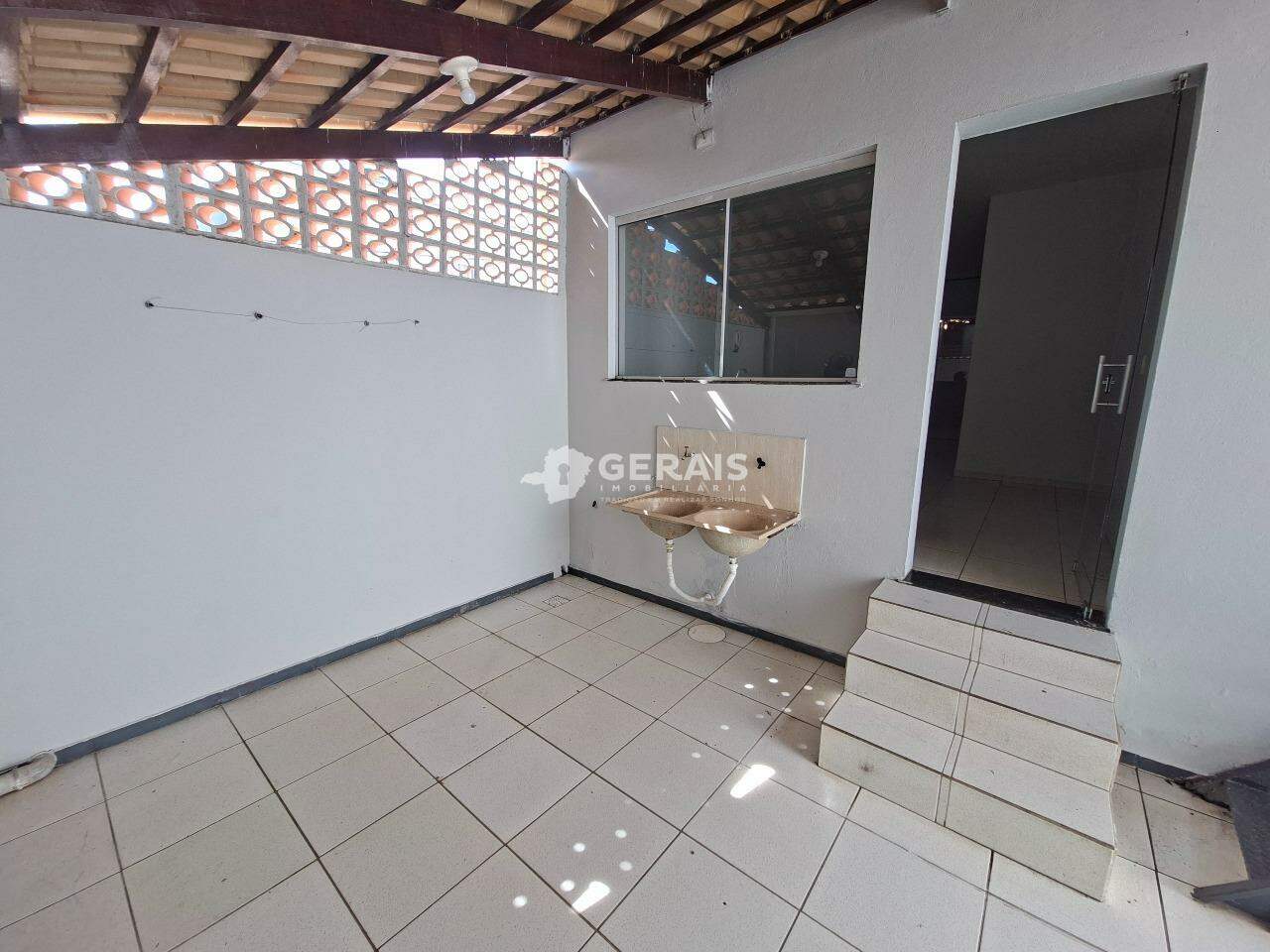 Casa para aluguel no PADRE EUSTAQUIO: 09- ÁREA DE SERVIÇO