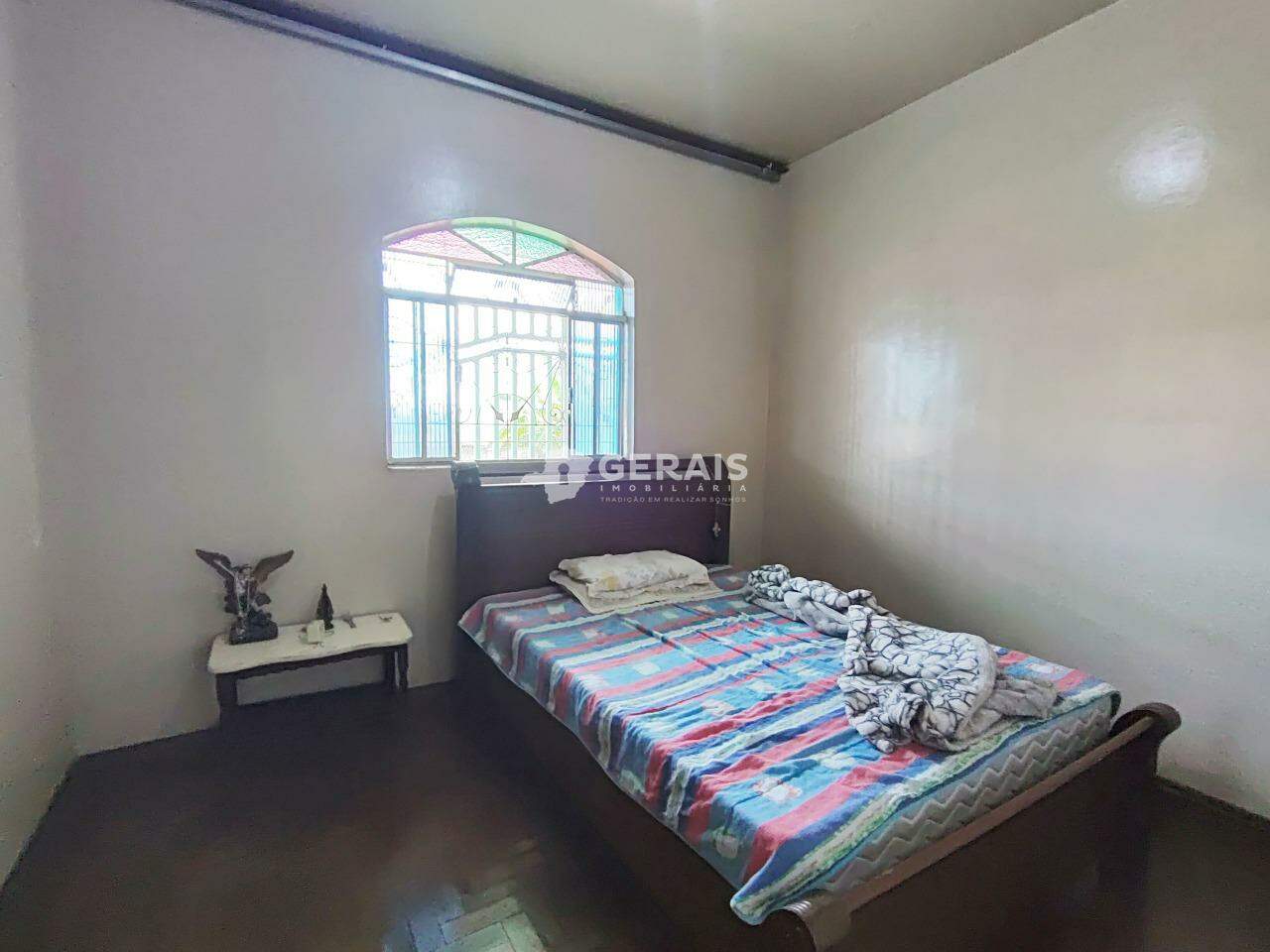 Casa à venda no MANOEL VALINHAS: 08- QUARTO 03