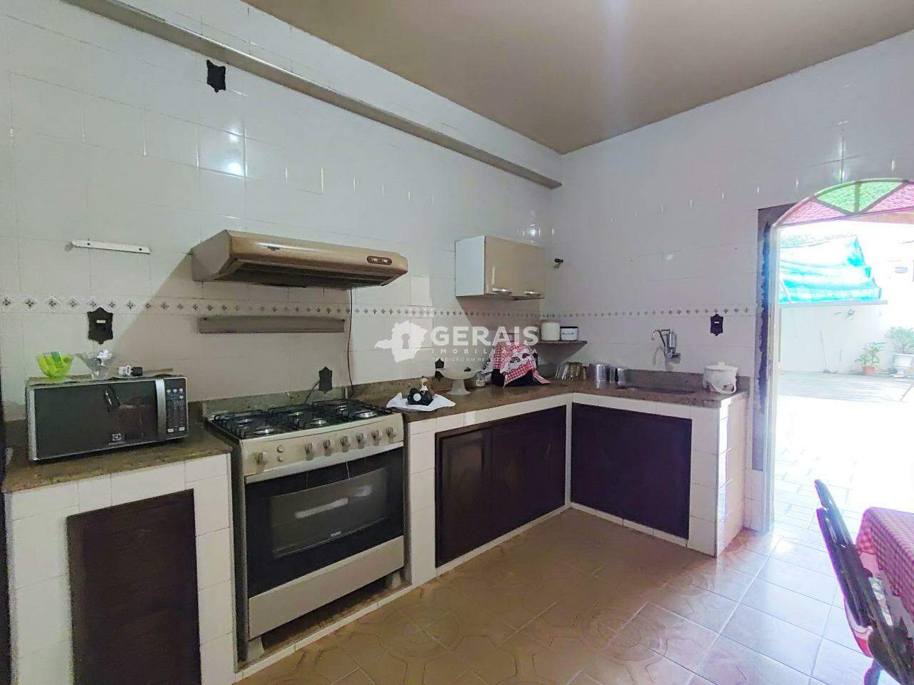 Casa à venda no MANOEL VALINHAS: 06- COZINHA