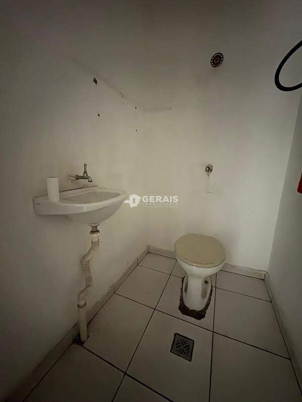 Loja para aluguel no CENTRO: 07- BANHEIRO