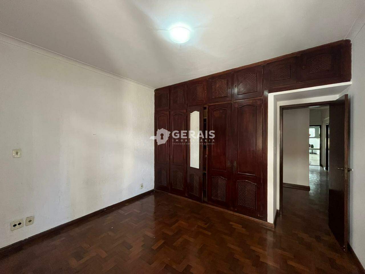Apartamento à venda no CENTRO: 06- QUARTO 01