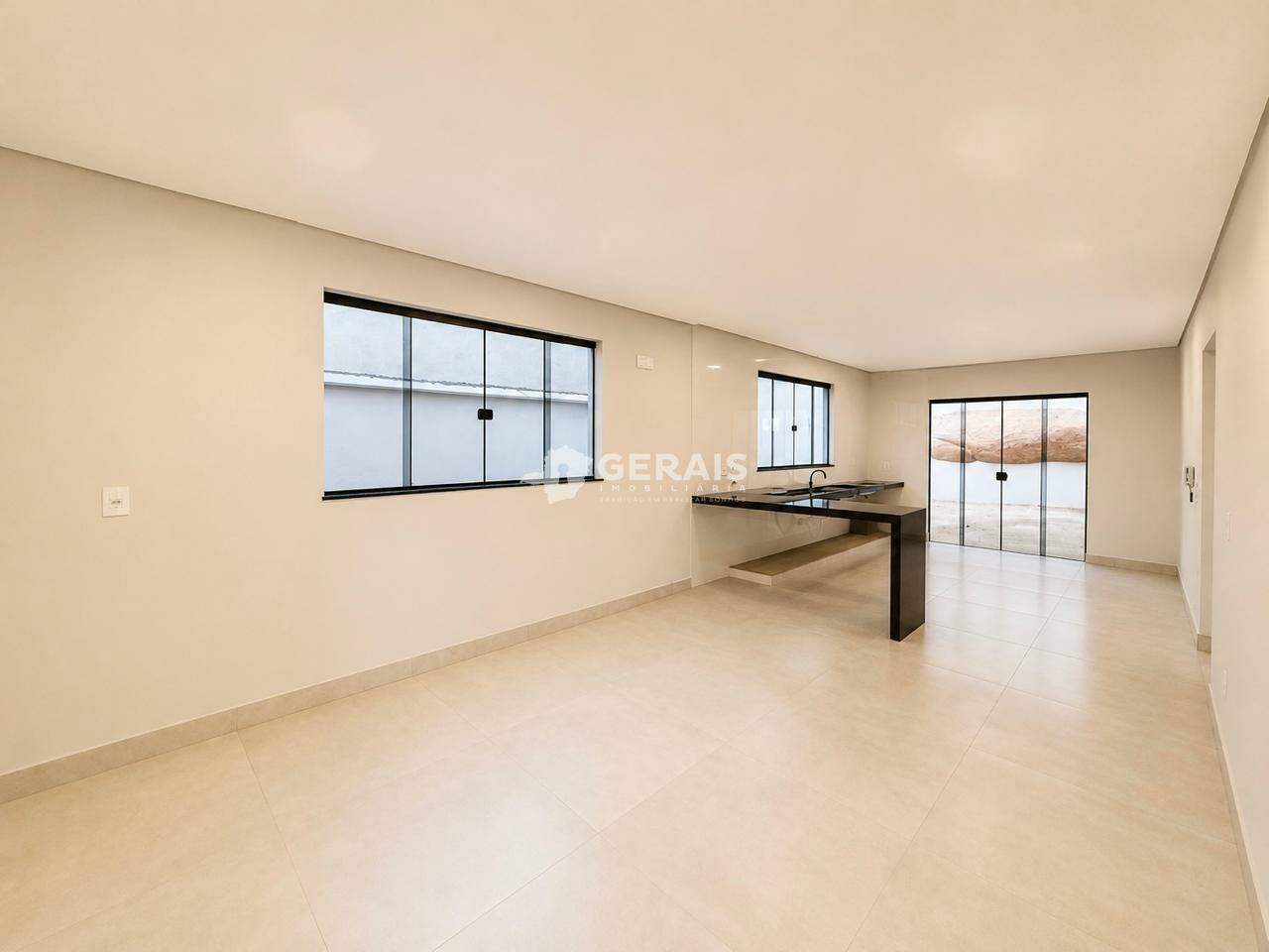 Casa à venda no SANTA MARTA: 03 - SALA