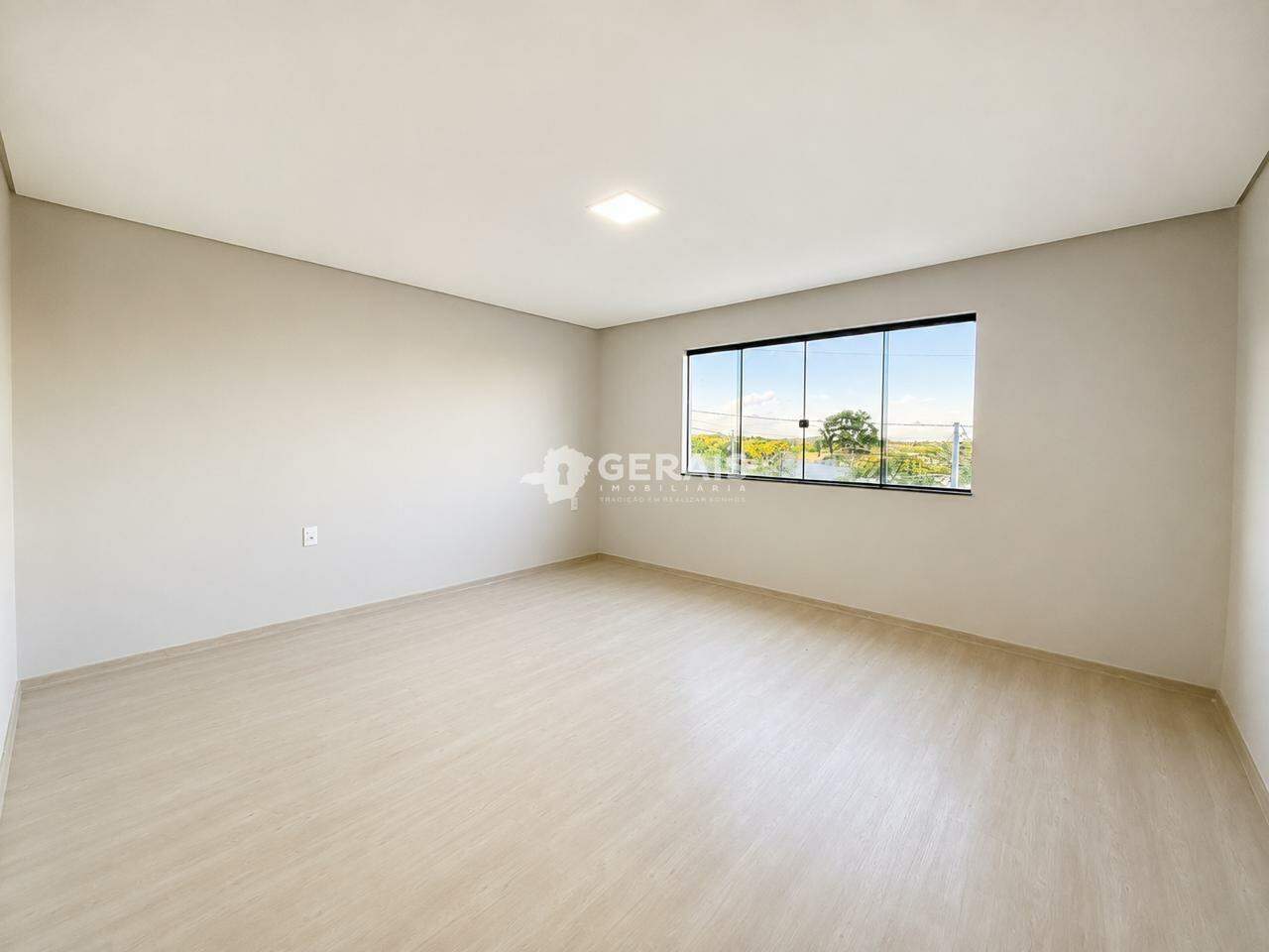 Casa à venda no SANTA MARTA: 07 - QUARTO SUÍTE