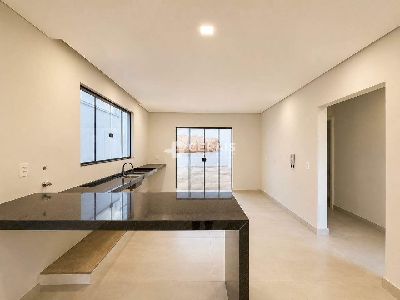 Casa à venda no SANTA MARTA: 04 - COZINHA