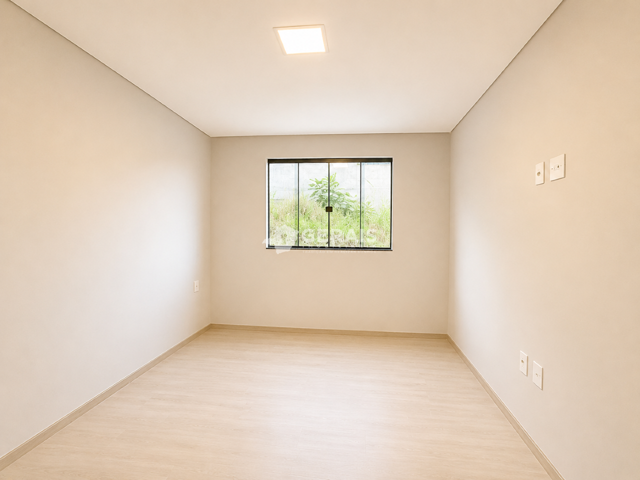 Casa à venda no SANTA MARTA: 06 - QUARTO 02