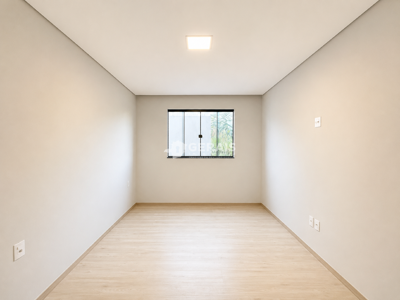 Casa à venda no SANTA MARTA: 05 - QUARTO 01