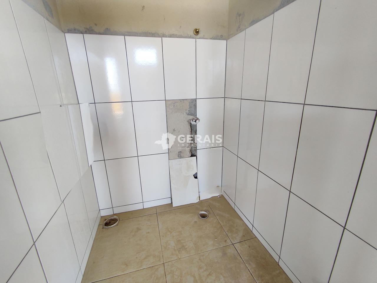 Loja para aluguel no XAVANTE: 06 - BANHEIRO