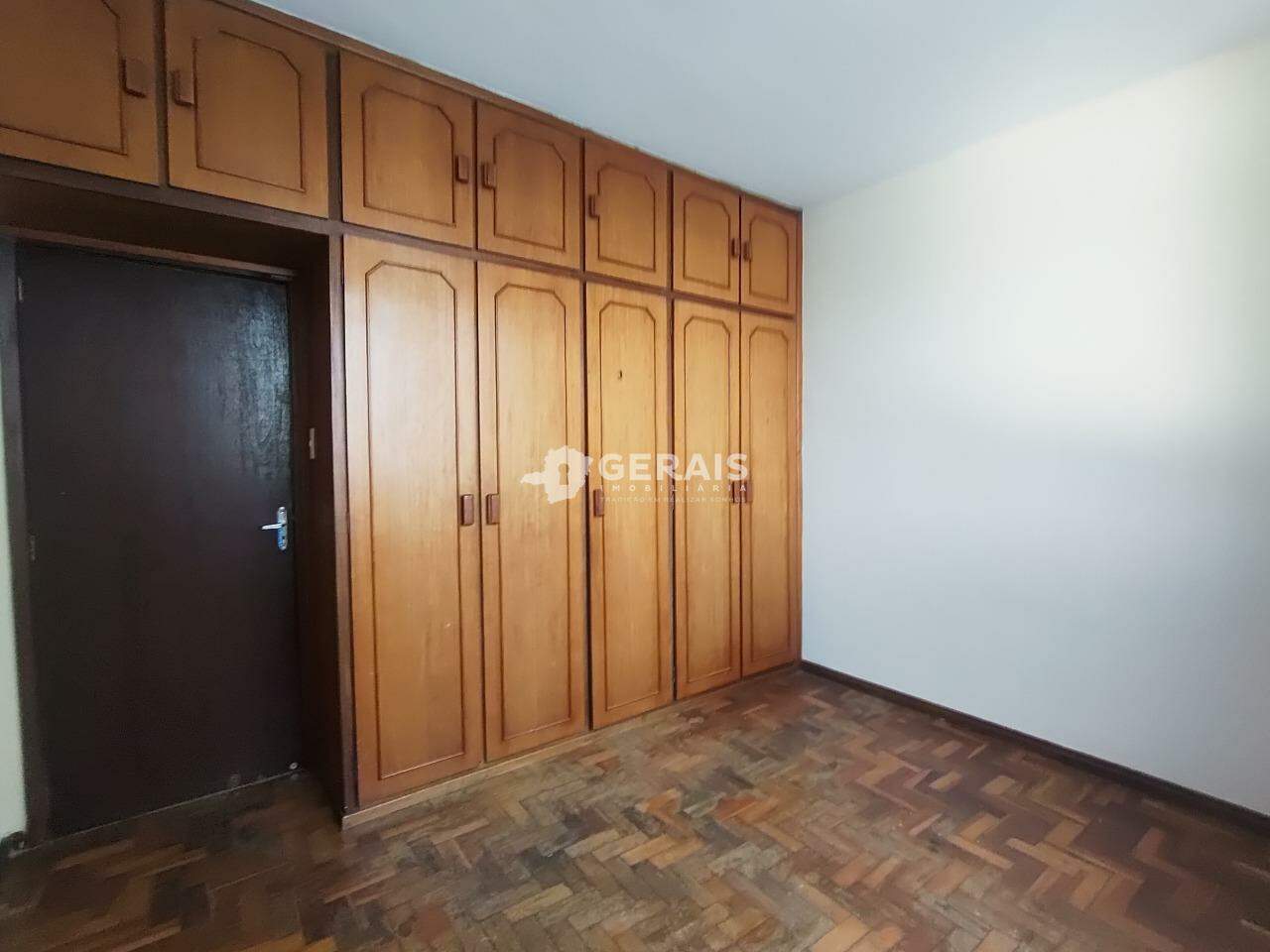Apartamento para aluguel no CENTRO: 06- QUARTO 01