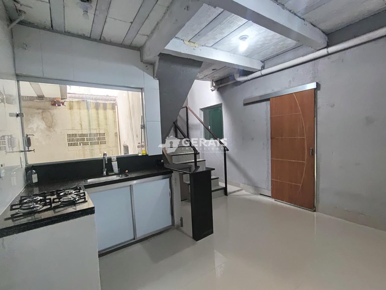 Casa para aluguel no NITERÓI: 03 - COZINHA