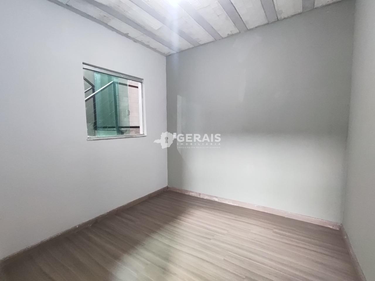 Casa para aluguel no NITERÓI: 06 - QUARTO 01