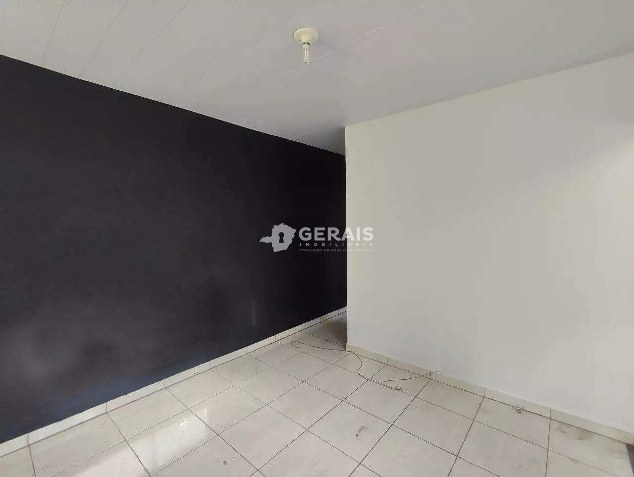 Casa para aluguel no DAS OLIVEIRAS: 04- SALA 
