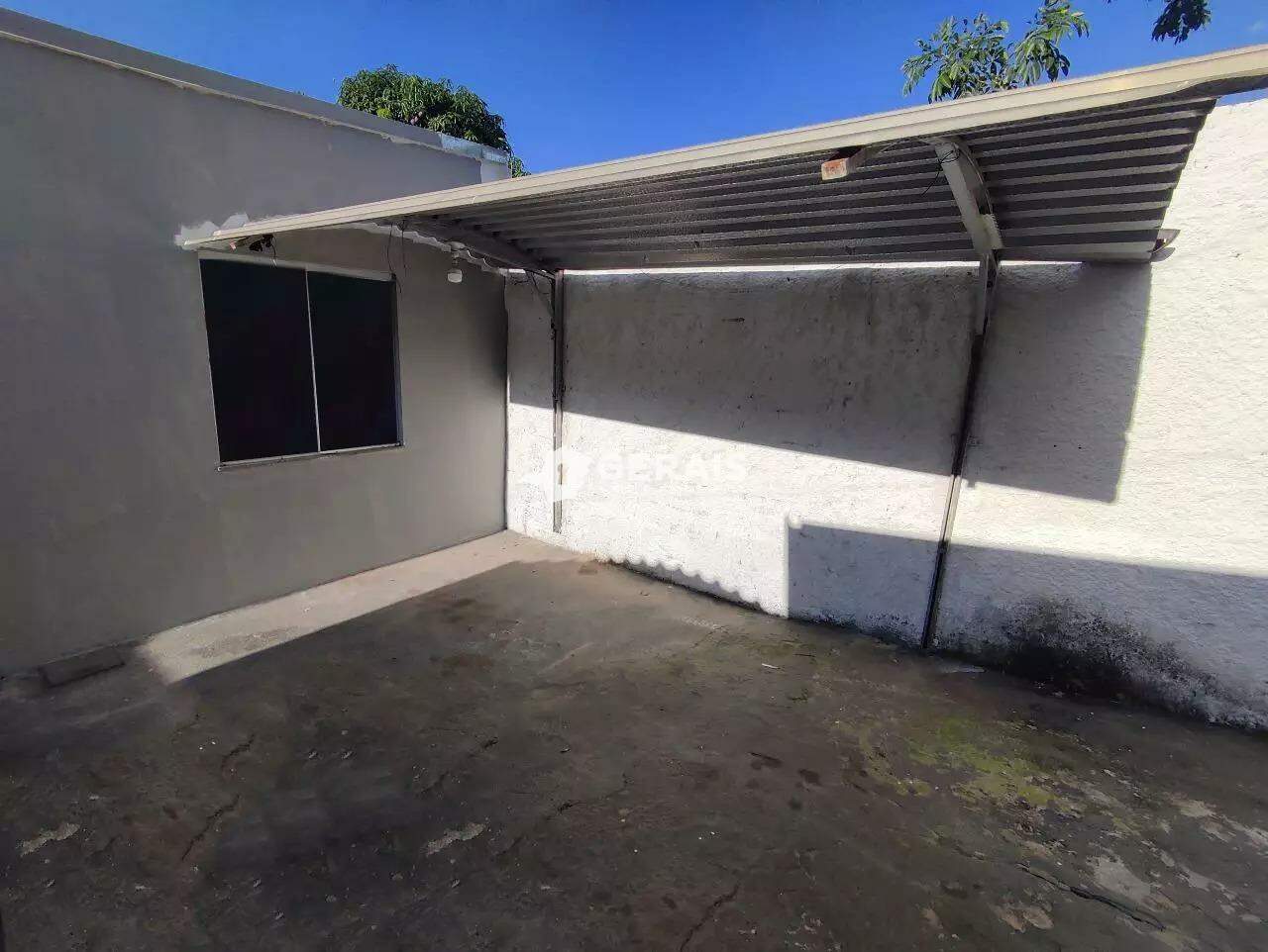Casa para aluguel no DAS OLIVEIRAS: 10- GARAGEM 
