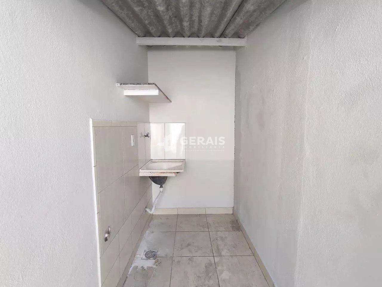 Casa para aluguel no DAS OLIVEIRAS: 09- ÁREA DE SERVIÇO 