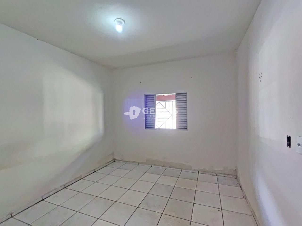 Casa para aluguel no Jeferson Batista de Freitas: 04- QUARTO 01
