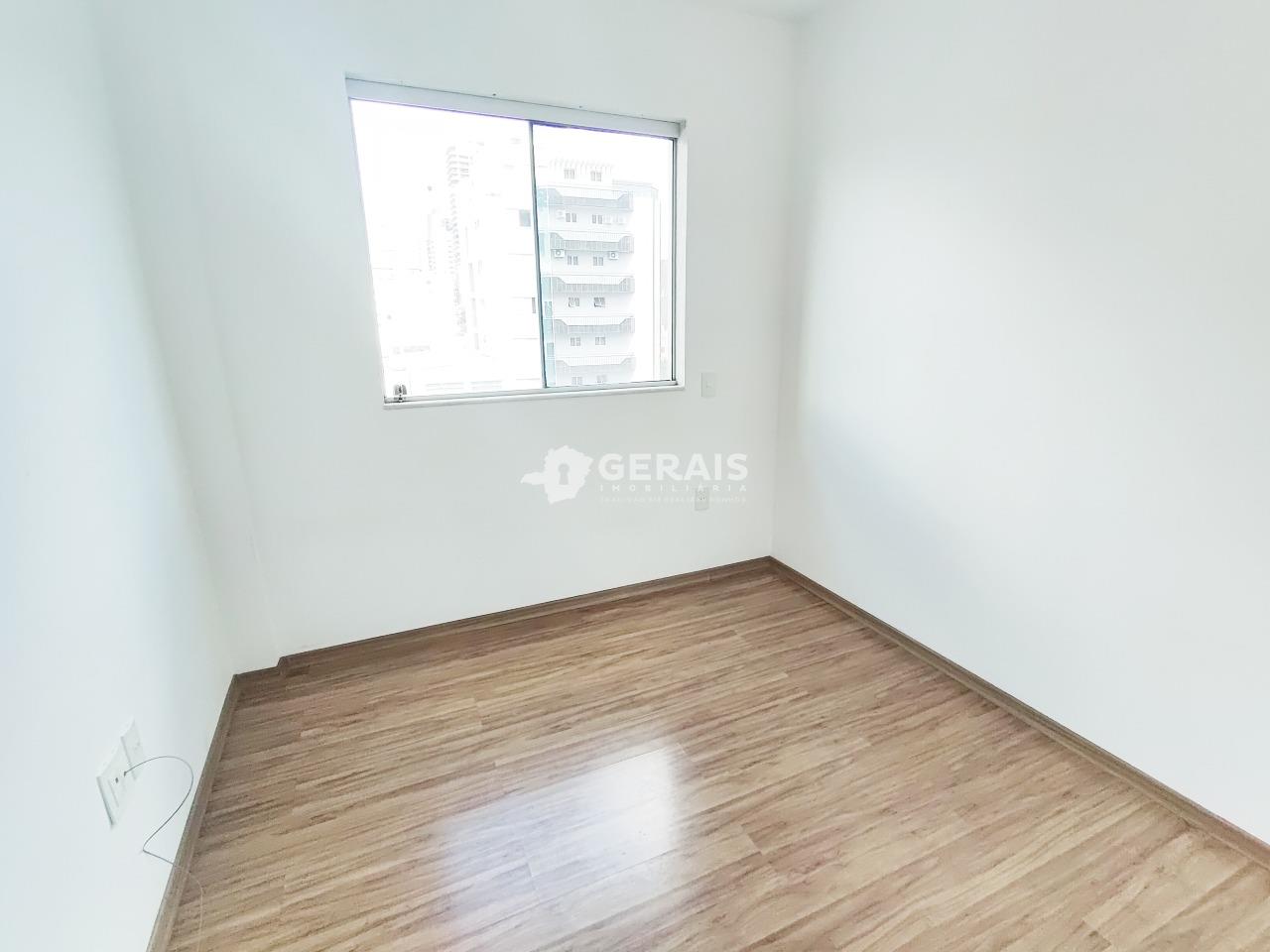Apartamento para aluguel no CENTRO: 04 - QUARTO 01