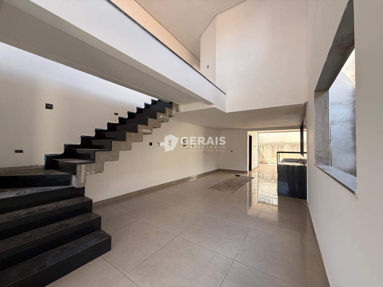 Casa à venda no MANOEL VALINHAS: 03- SALA