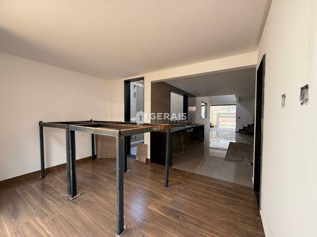 Casa à venda no MANOEL VALINHAS: 04- COZINHA