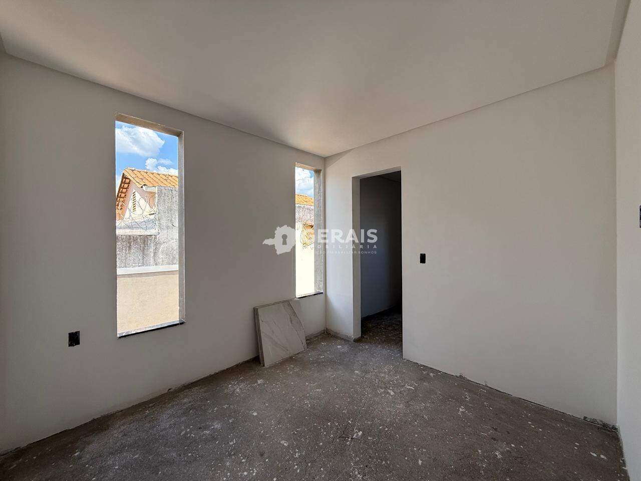 Casa à venda no MANOEL VALINHAS: 06- QUARTO SUÍTE 01