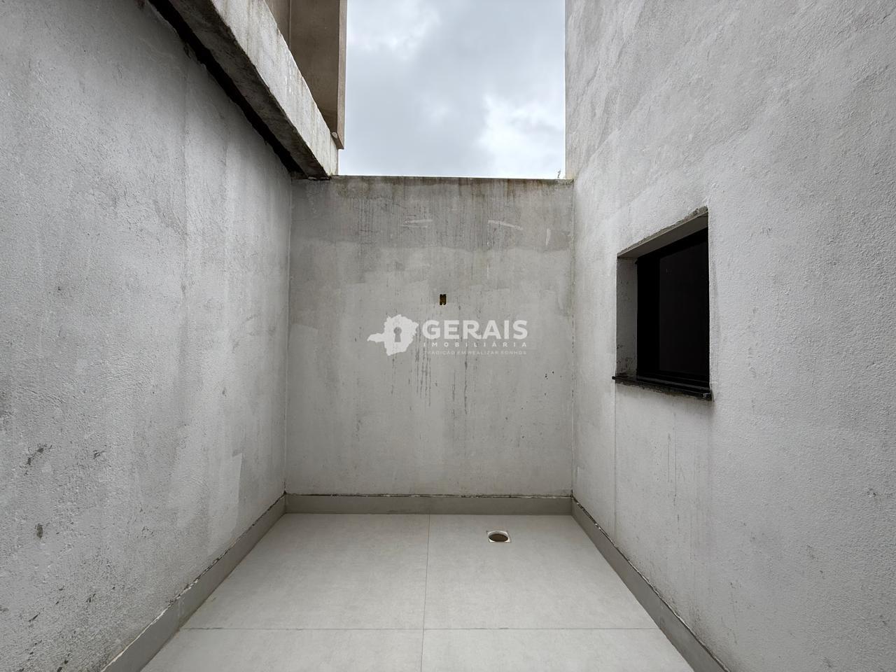 Apartamento à venda no CENTRO: 06- ÁREA DE CLARIDADE 01