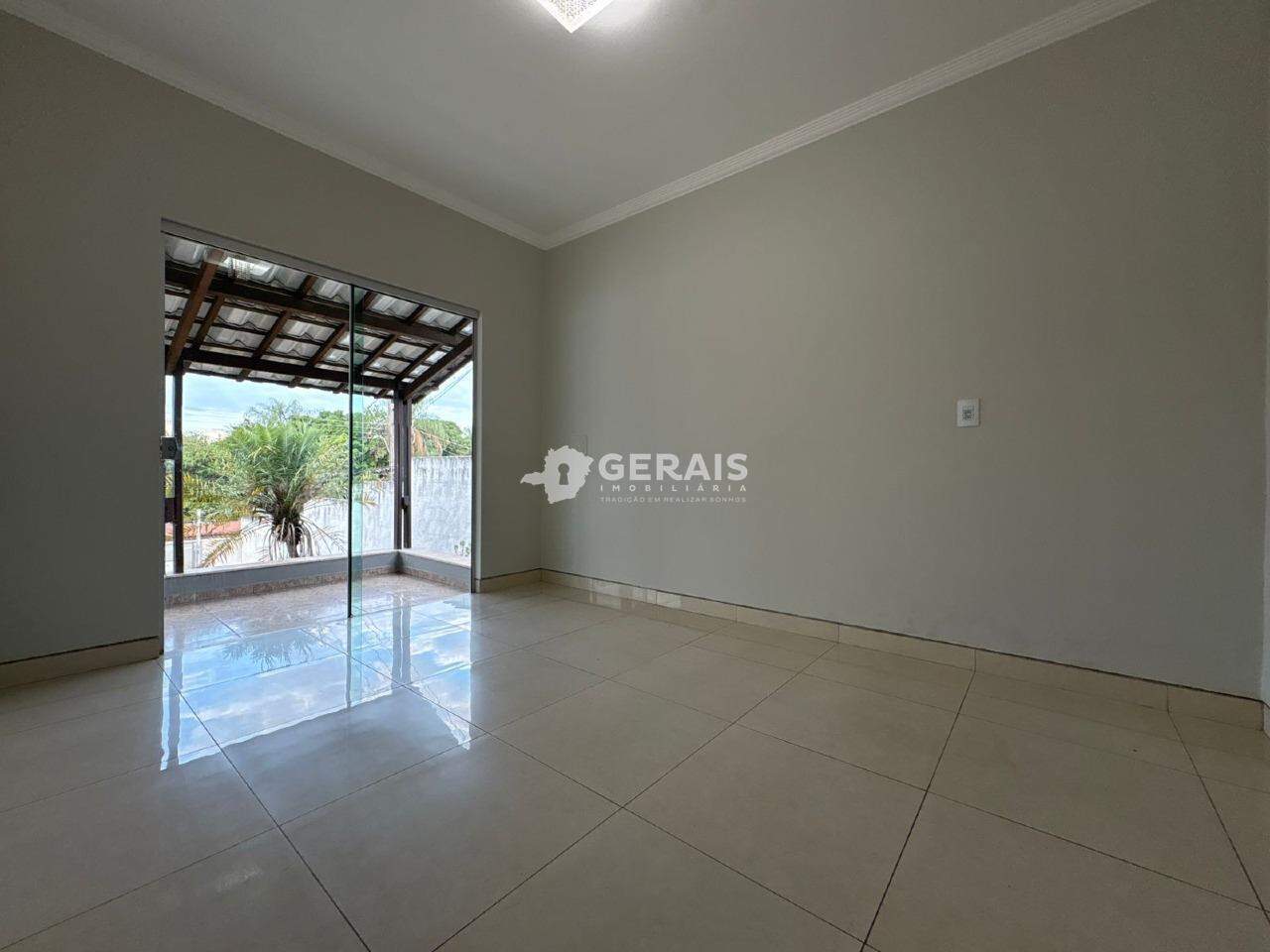 Casa para aluguel no INTERLAGOS: 03- SALA