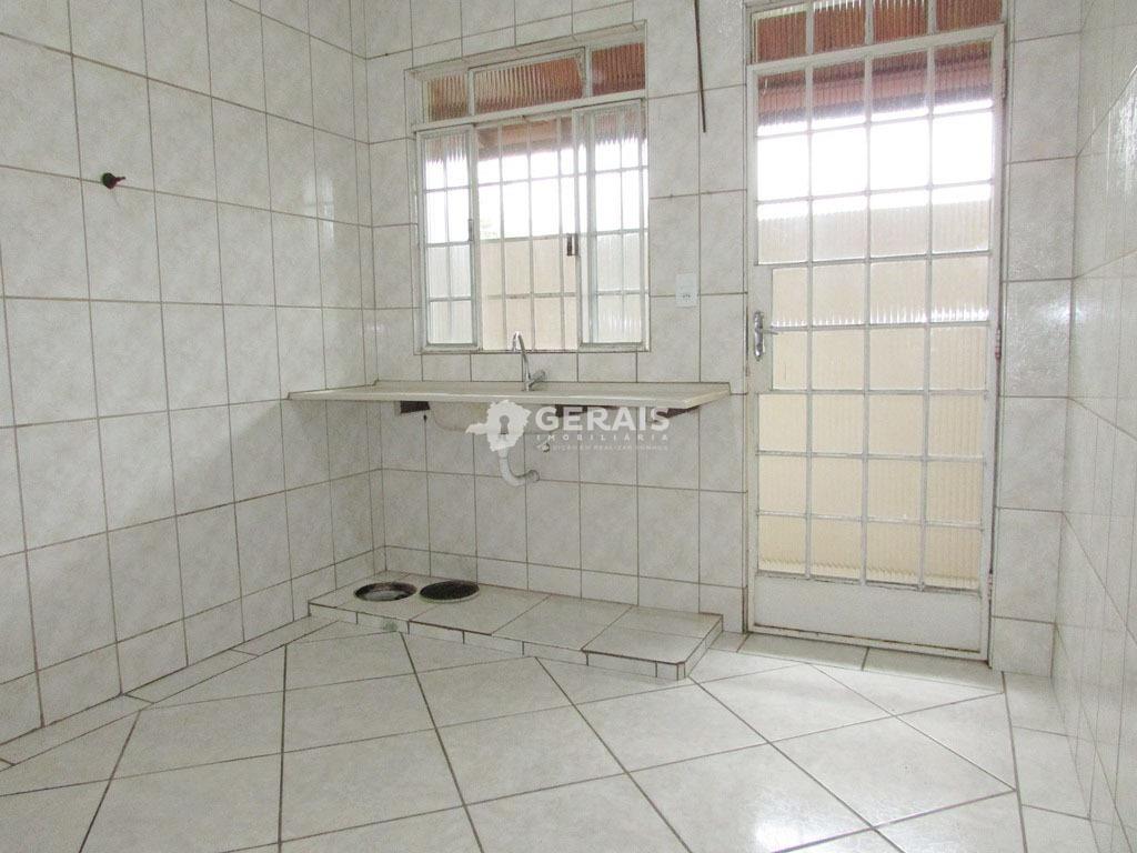 Casa para aluguel no PLANALTO: 07- COZINHA