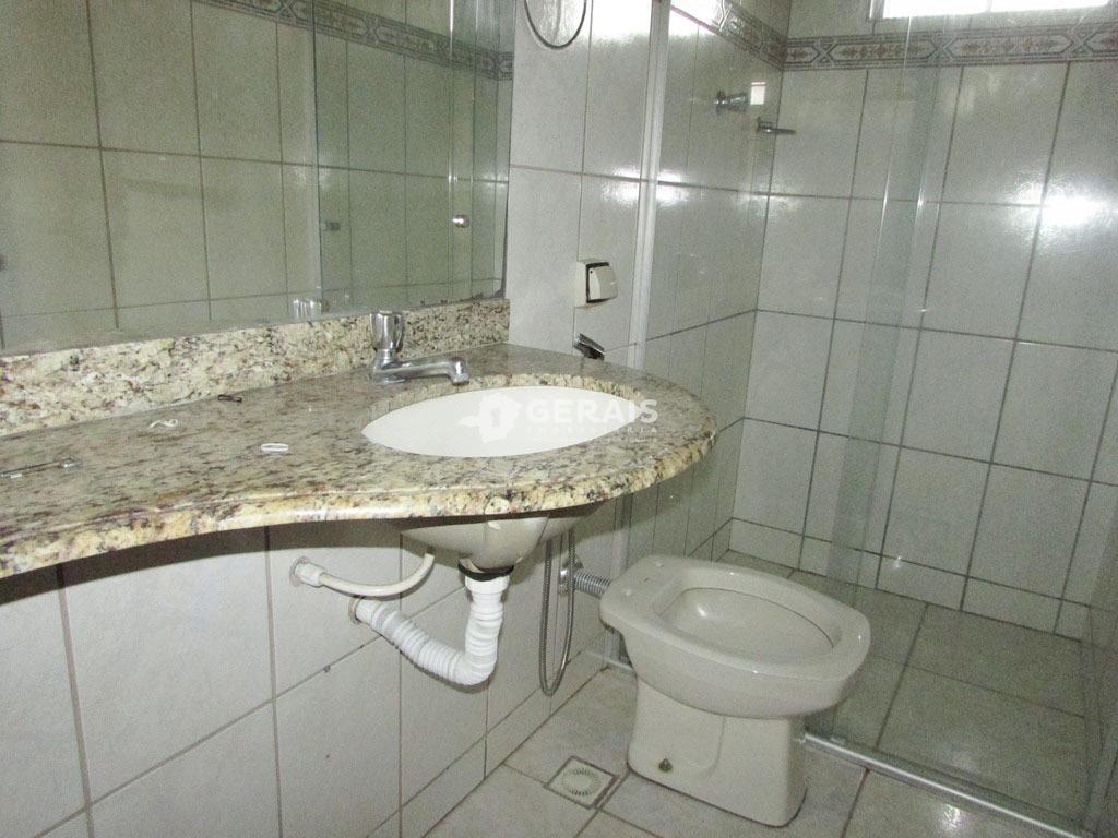 Casa para aluguel no PLANALTO: 06- BANHO SOCIAL