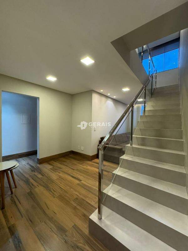 Apto Cobertura Duplex à venda no MANOEL VALINHAS: 03- SALA