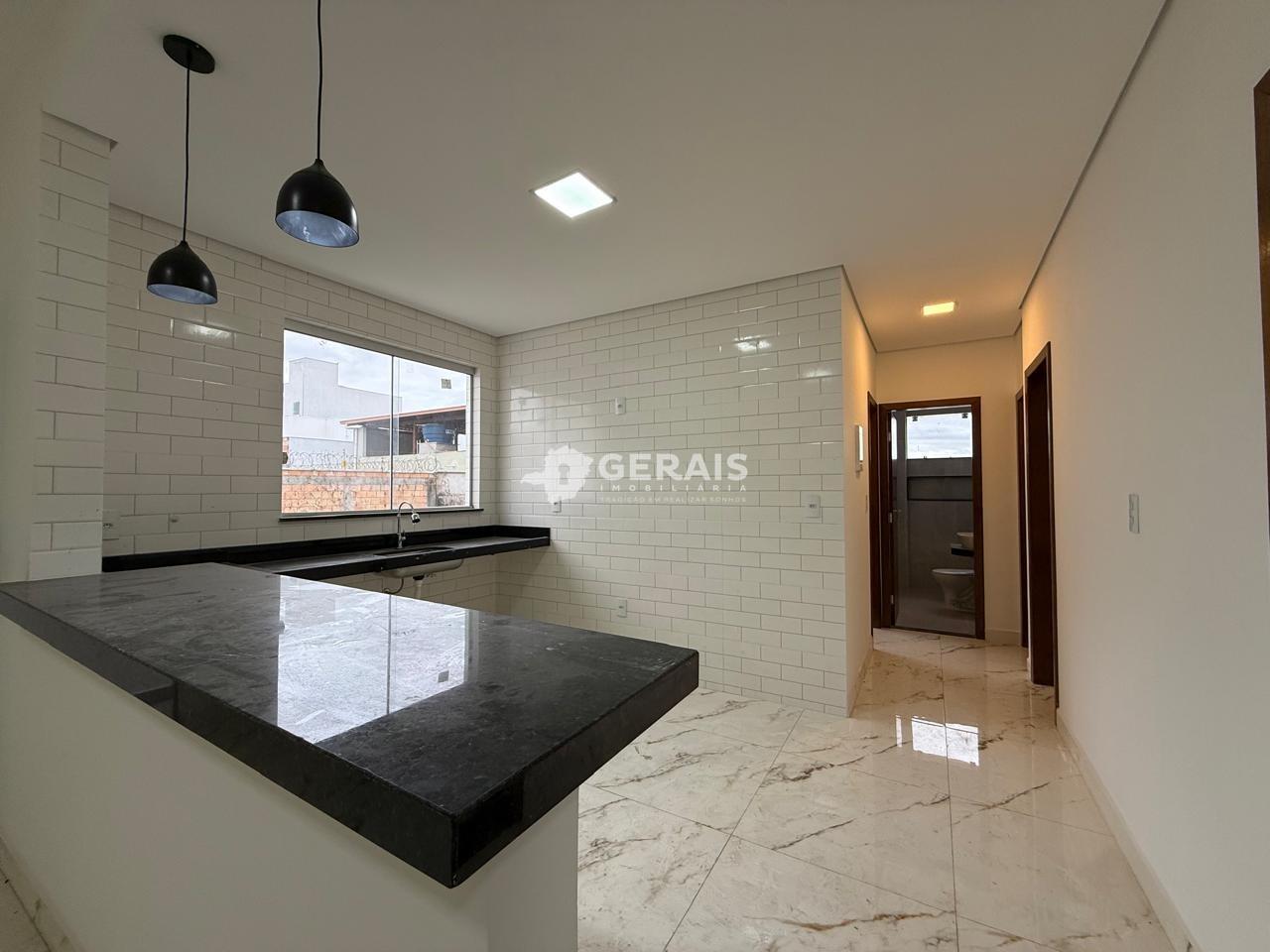 Sobrado à venda no RESIDENCIAL DOUTOR WALCHIR RESENDE COSTA: 04- COZINHA